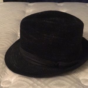 Vince Camuto hat